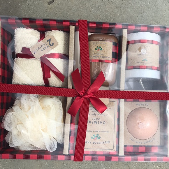 Other - NEW bath set wash towels candle